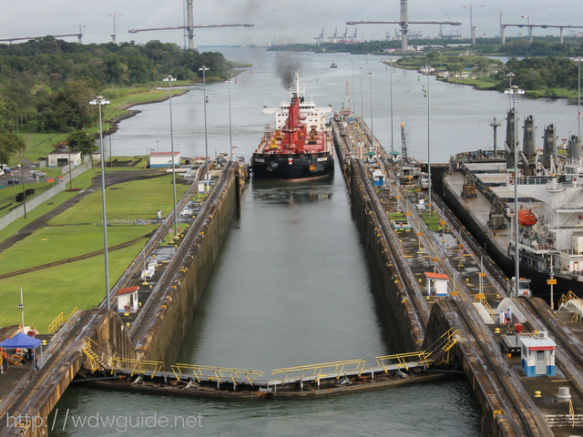 パナマ運河のガトゥン閘門