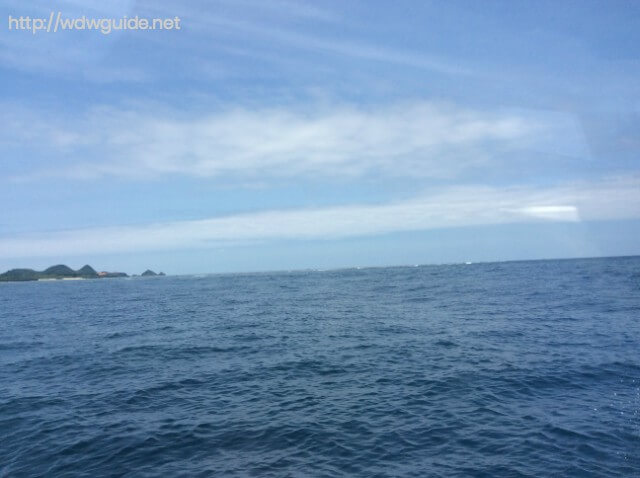 川平湾のグラスボートから見た海