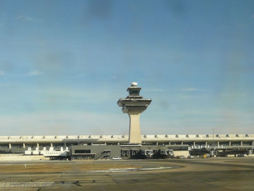 ワシントンダレス国際空港（IAD）での乗り継ぎ方法