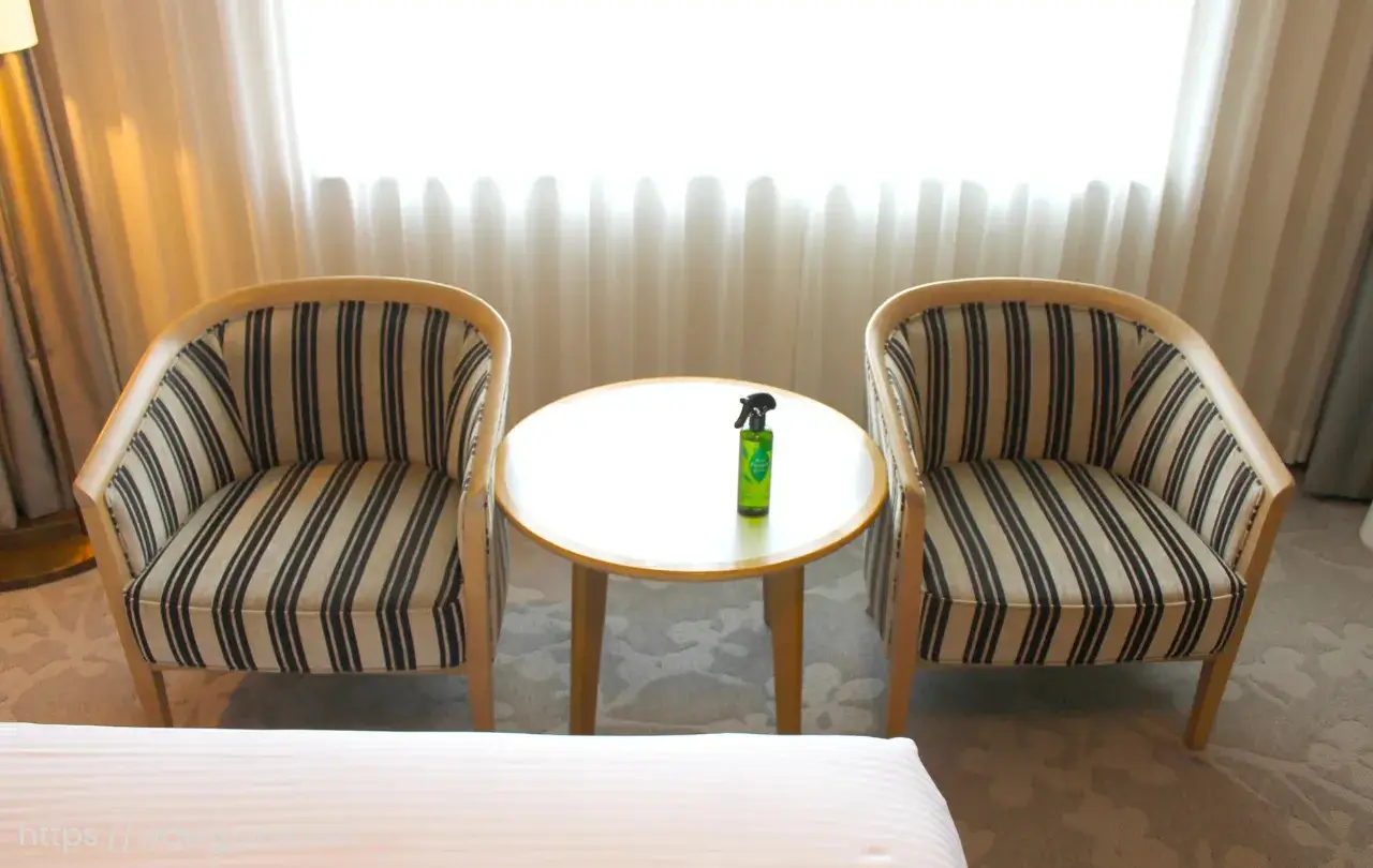 ホテル日航成田の椅子