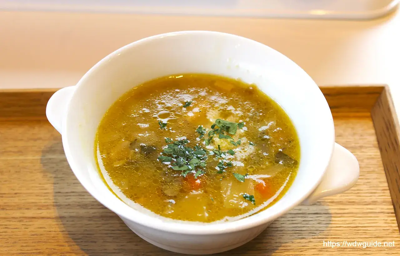 JALレストラン御料鶴のカレーのスープ