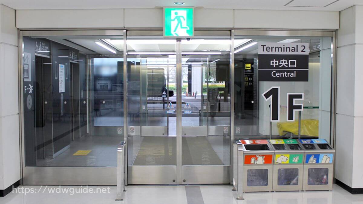 成田国際空港第二ターミナル1F中央口