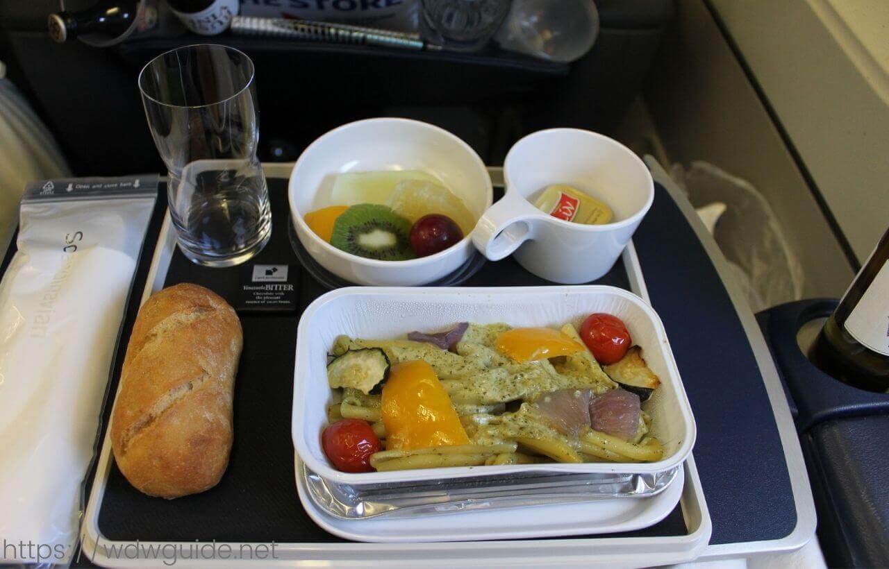 スカンジナビア航空(SAS)　プレミアムエコノミーの機内食の2食目