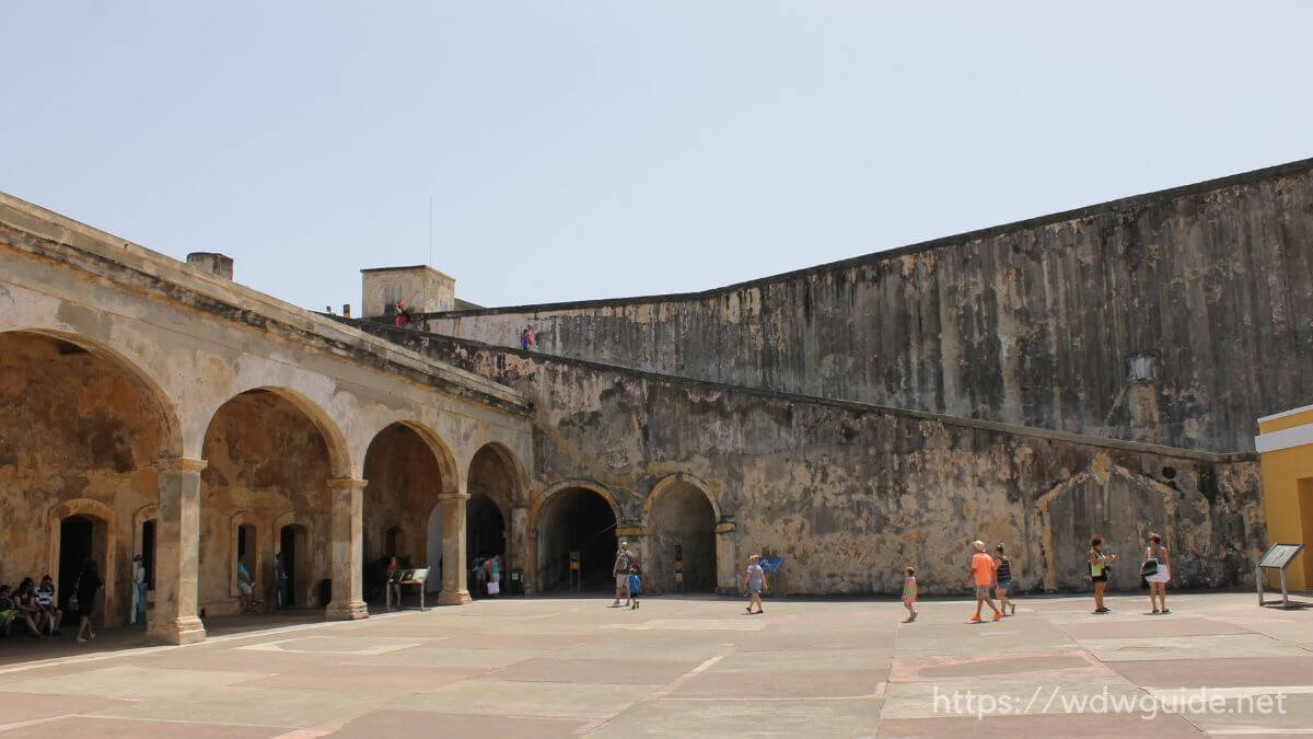 プエルトリコのサンフアンにあるサンクリストバル要塞の広場