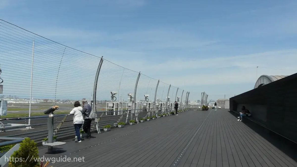 羽田空港第一ターミナルの屋上展望デッキ「ガリバーのデッキ」