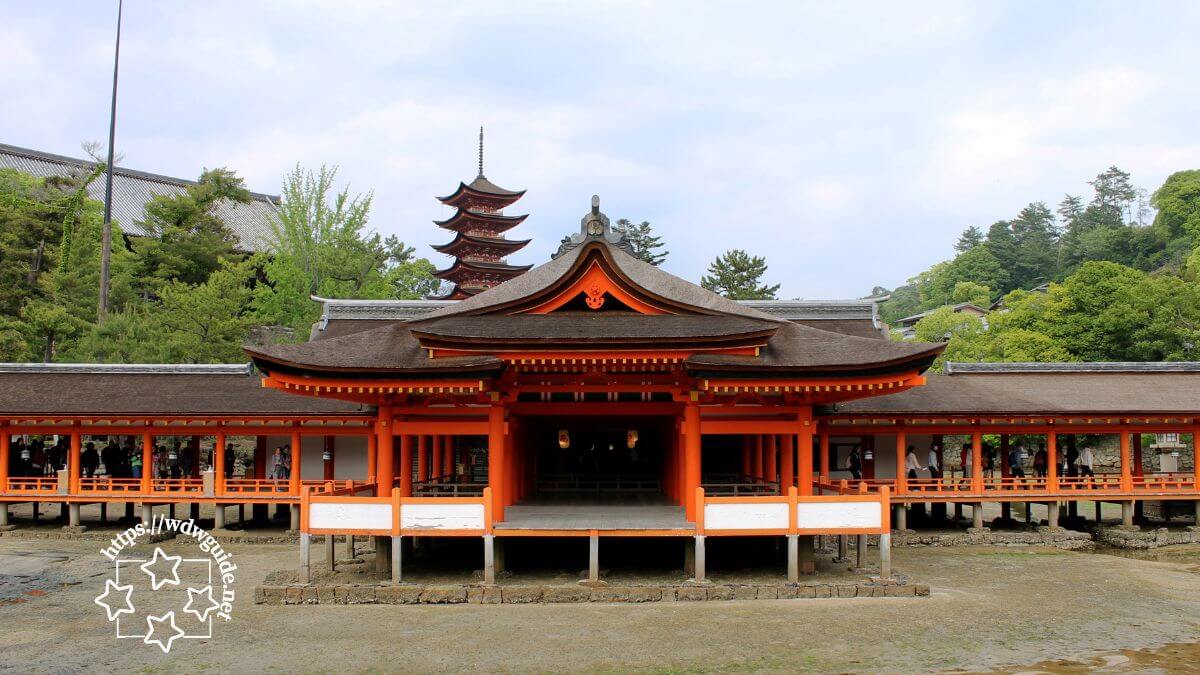 東廻廊から見た客神社